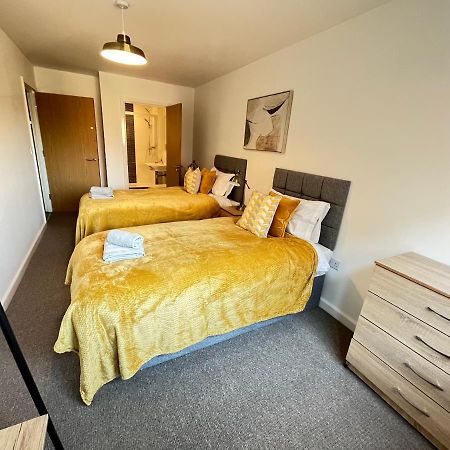 סאות'המפטון 2 Bedroom, 2 Bathroom Modern Apartment Close To Ocean Village, Free Parking, Single Or Double Beds מראה חיצוני תמונה