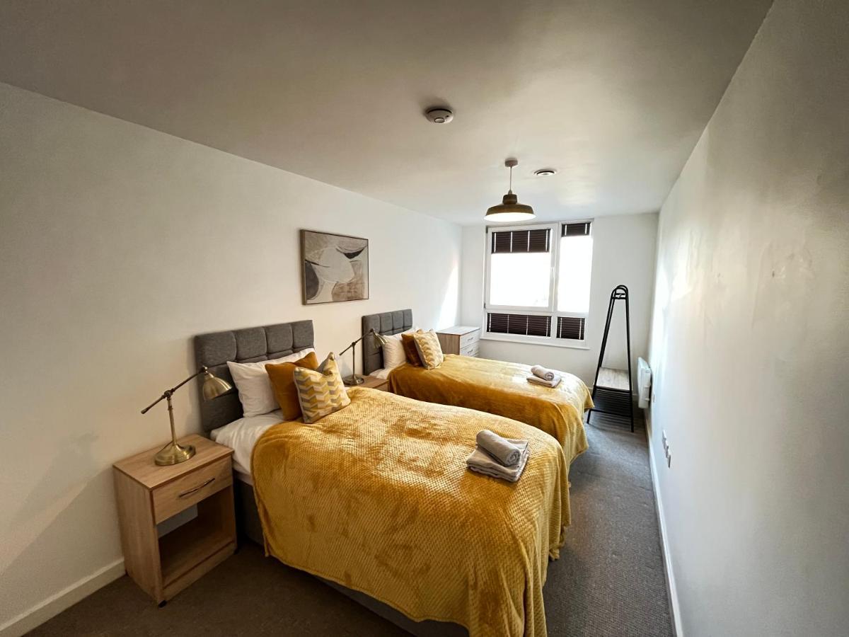 סאות'המפטון 2 Bedroom, 2 Bathroom Modern Apartment Close To Ocean Village, Free Parking, Single Or Double Beds מראה חיצוני תמונה