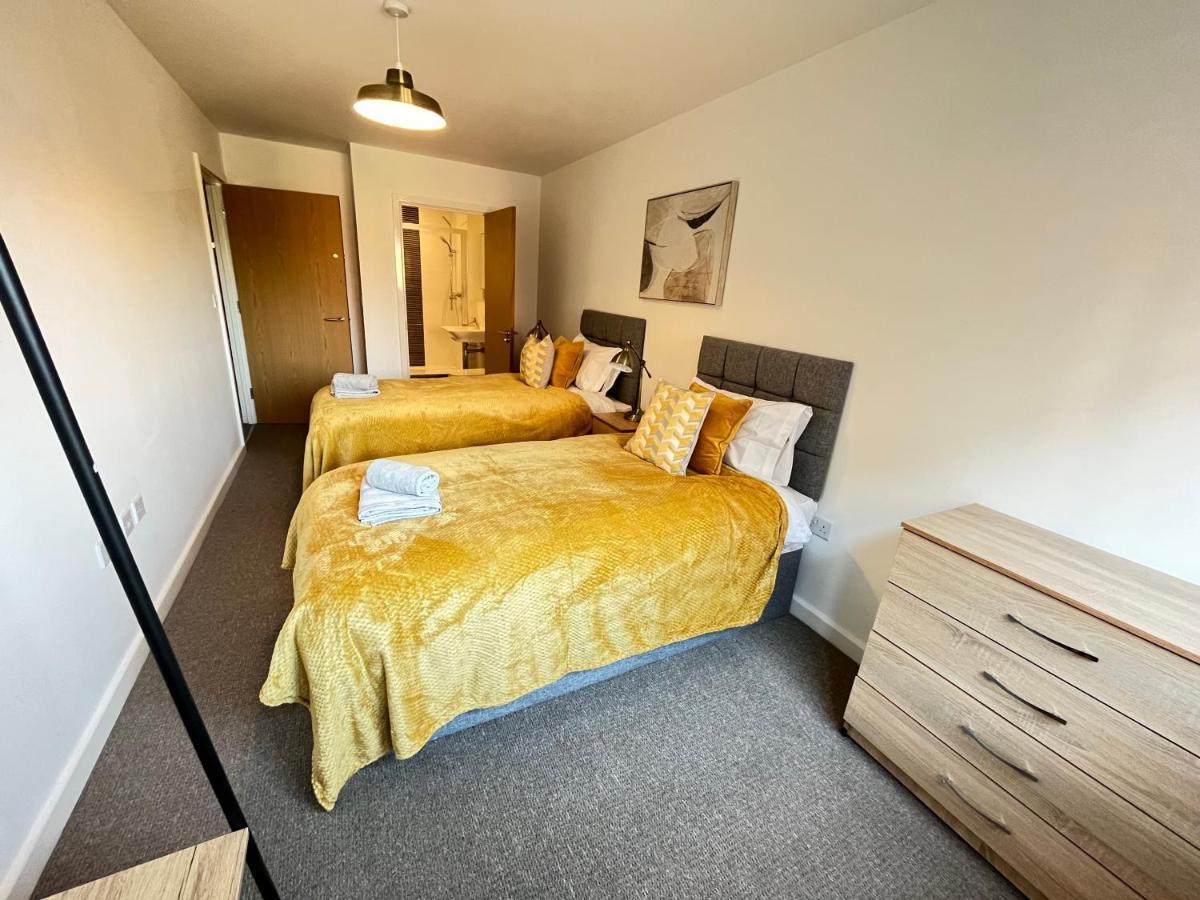 סאות'המפטון 2 Bedroom, 2 Bathroom Modern Apartment Close To Ocean Village, Free Parking, Single Or Double Beds מראה חיצוני תמונה
